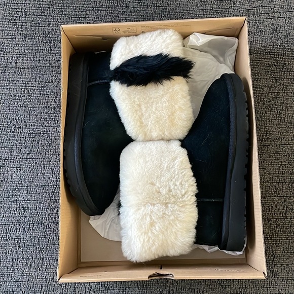 Ugg Women Classic Mini Wisp Boots - Picture 3 of 8